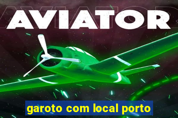 garoto com local porto